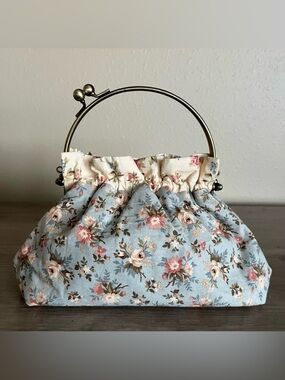 VTG Floral Kisslock Handbag Purse Top Handle Fabric  Clutch Bag Cottage Granny